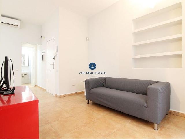 Piso en alquiler en calle Sant Pau, Barcelona, de 36 m² 2 habitaciones por 918