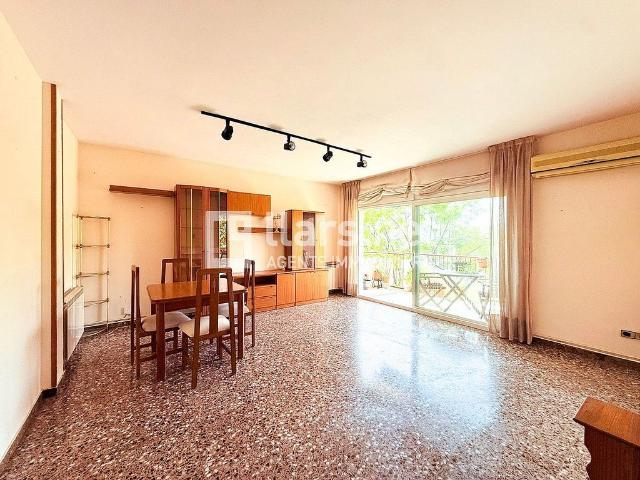 Piso en alquiler en calle Sínia de Les Vaques, Vilanova i La Geltrú, de 89 m² 4 habitaciones por 1.200