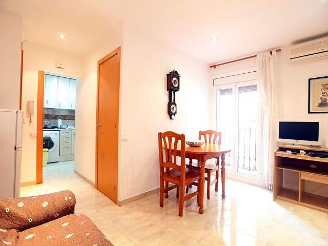 Piso en alquiler en calle Soria, Barcelona, de 38 m² 2 habitaciones por 1.000