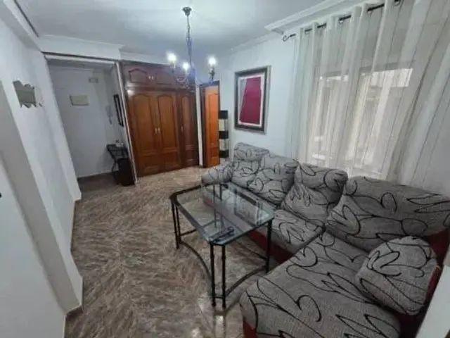 Piso en alquiler en Calle Utrera
