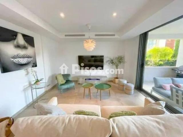 Piso en alquiler en Calle Urb The Residences Nn
