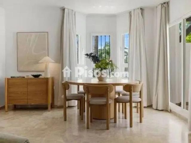 Piso en alquiler en Calle Urbanizacion los Naranjos de Marbella, 263