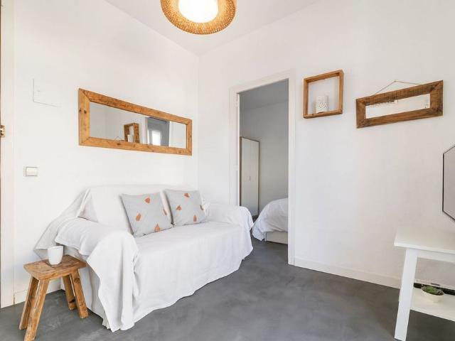 Piso en alquiler en calle Vicaria, Barcelona, de 37 m² 1 habitación por 1.200