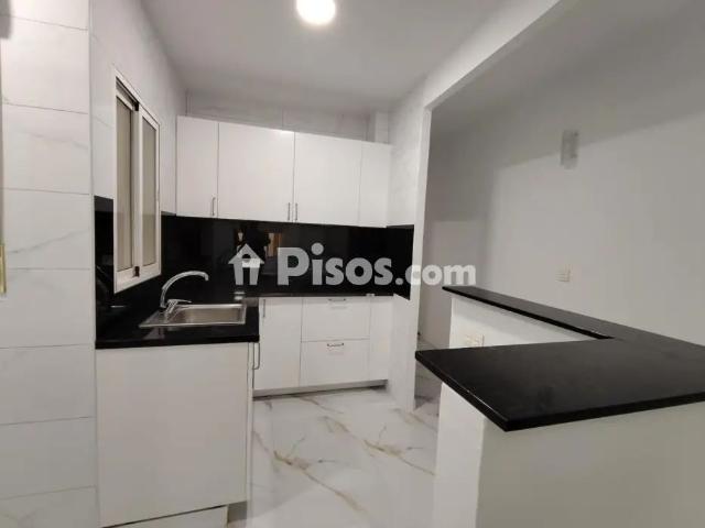 Piso en alquiler en Camino de Onda Salesianos Centro