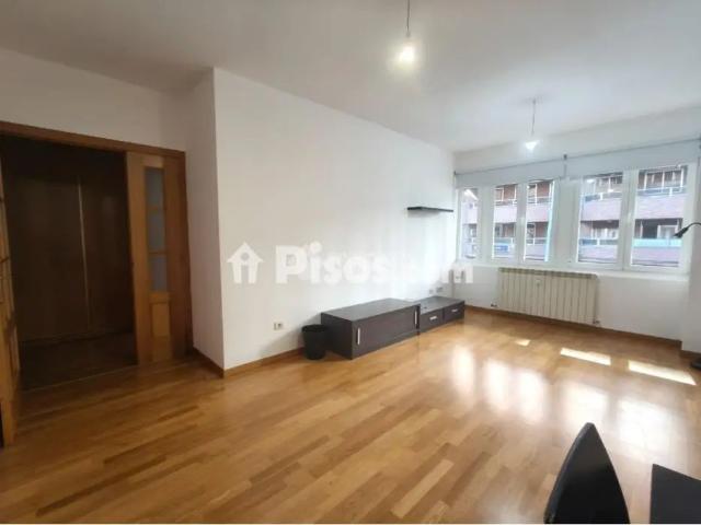 Piso en alquiler en Campo de La Juventud Santiago