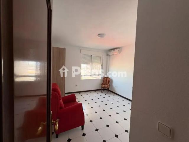 Piso en alquiler en Campo de La Verdad Zona Baja