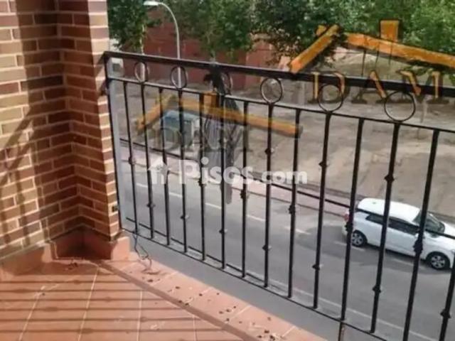 Piso en alquiler en Carmena