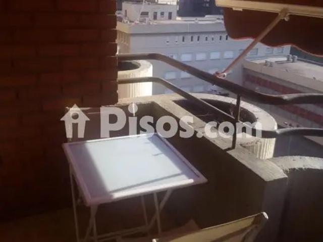 Piso en alquiler en Carrer de Bèlgica, 32