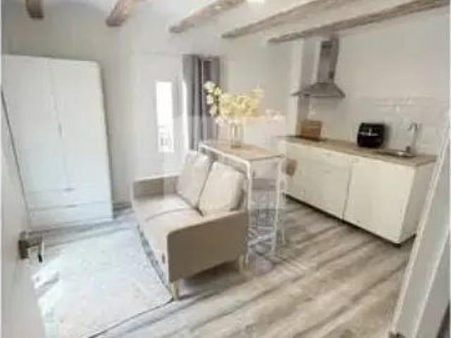 Piso en alquiler en Carrer de les Taules Velles