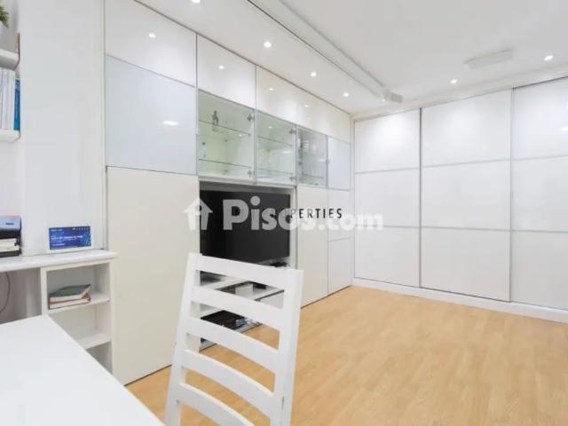 Piso en alquiler en Carrer del Serpis