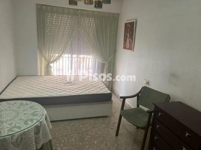 Piso en alquiler en Carrer Hermanos Gonzálvez Selva, cerca de Calle Hermano Navarro Caracena