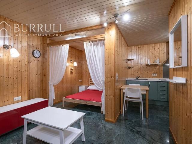 Piso en alquiler en carretera Reial, Sant Just Desvern, de 30 m² 1 habitación por 835