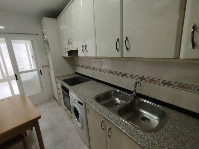 Piso en alquiler en Centro 49004