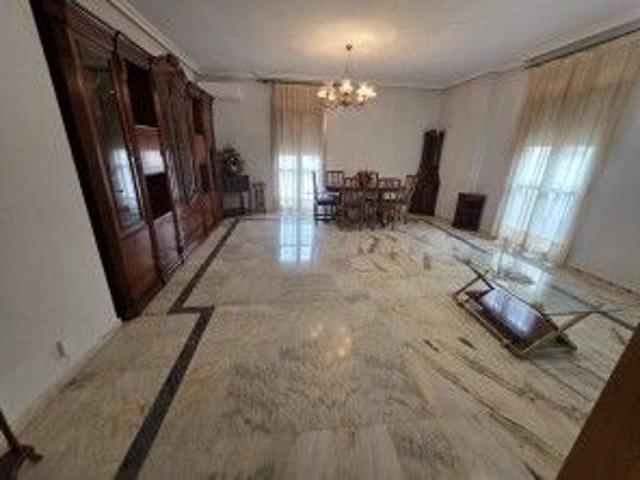 Piso en alquiler en Centro