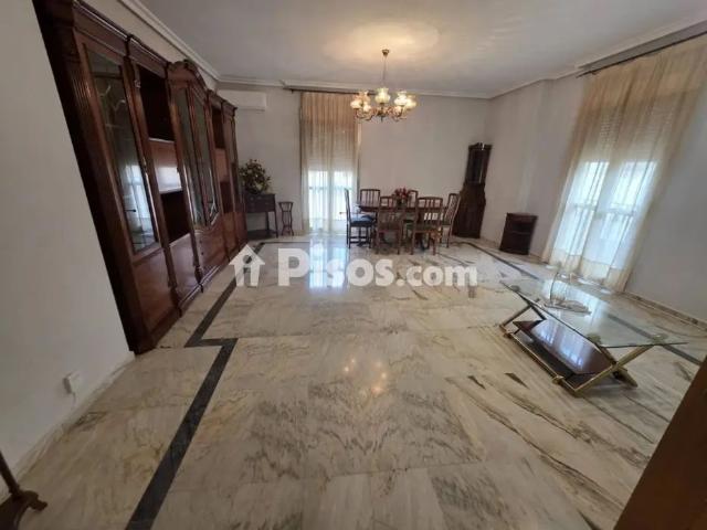 Piso en alquiler en Centro
