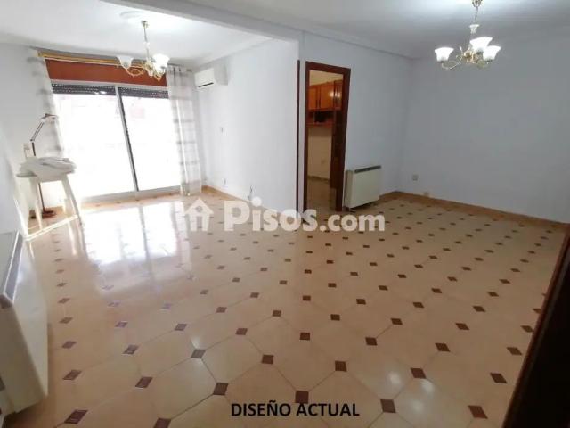 Piso en alquiler en Centro