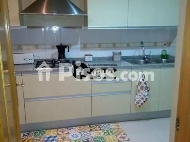 Piso en alquiler en Centro Carretas