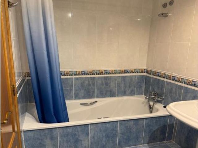 PISO EN ALQUILER EN CORTES VALENCIANAS 2 HABITACIONES, 2 BAÑOS, GARAJE,PISCINA, PADEL Y GIMNASIO