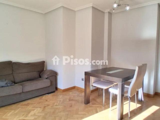 Piso en alquiler en Delicias