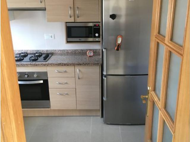 Piso de 4 habitaciones en alquiler en El Campello, Alicante