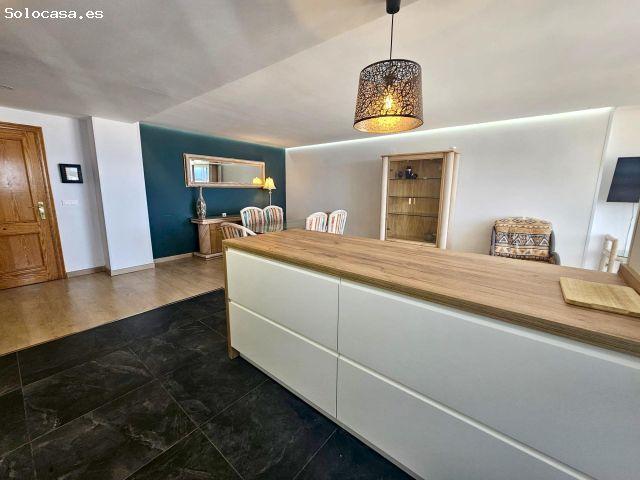 Piso en alquiler en El Campello con piscina, urbanización privada, a 100 m de la playa Muchavista