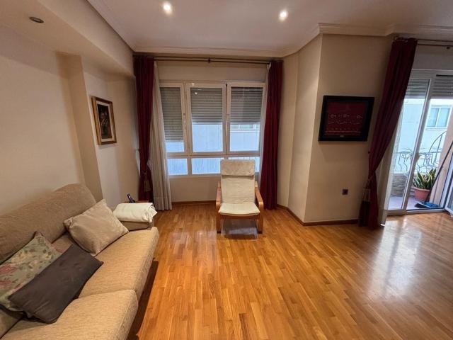 Piso en alquiler en el centro de Murcia, calle José Antonio Ponzoa