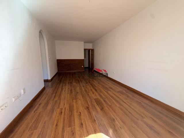 PISO EN ALQUILER EN EL CENTRO DE PELIGROS !