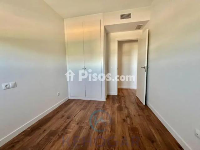 Piso en alquiler en Entrenúcleos