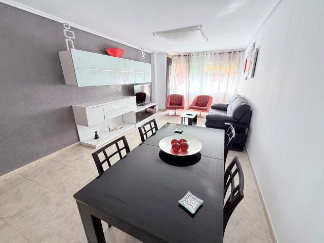 Piso en alquiler en Garbinet Parque de las Avenidas Alicante | 1.200 €/mes 3 dormitorios y vestidor amplio