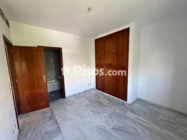 Piso en alquiler en Heliópolis