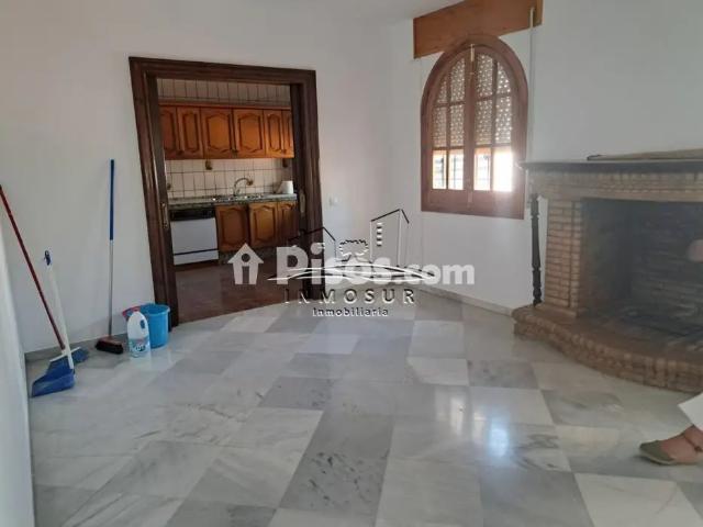 Piso en alquiler en Lucena