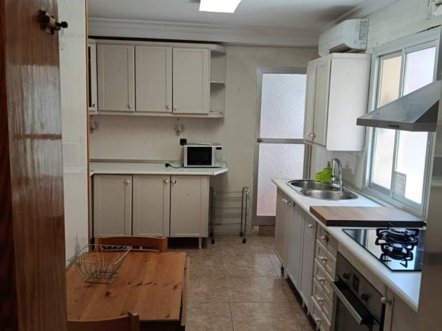 Piso en alquiler en La Fama 30003