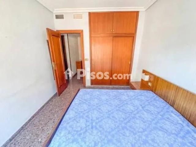 Piso en alquiler en La Fama