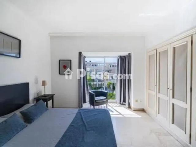 Piso en alquiler en los Naranjos Las Brisas