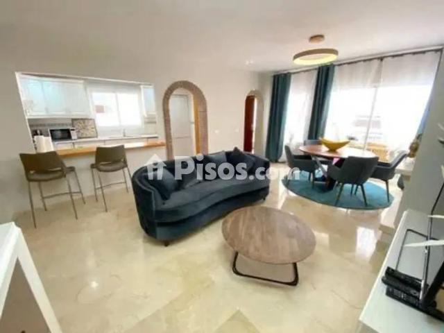 Piso en alquiler en los Naranjos Las Brisas