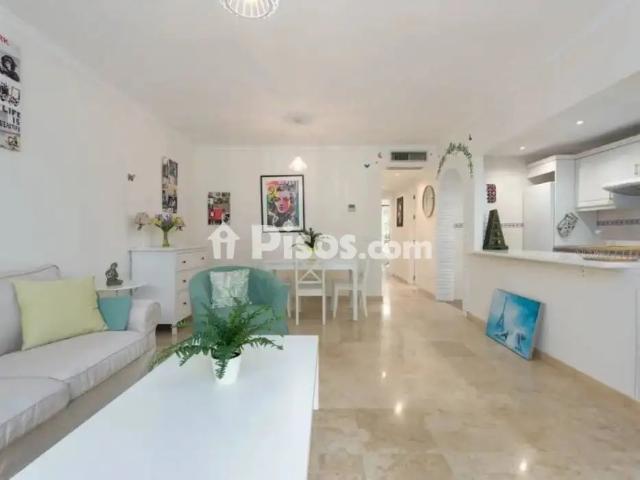 Piso en alquiler en los Naranjos Las Brisas
