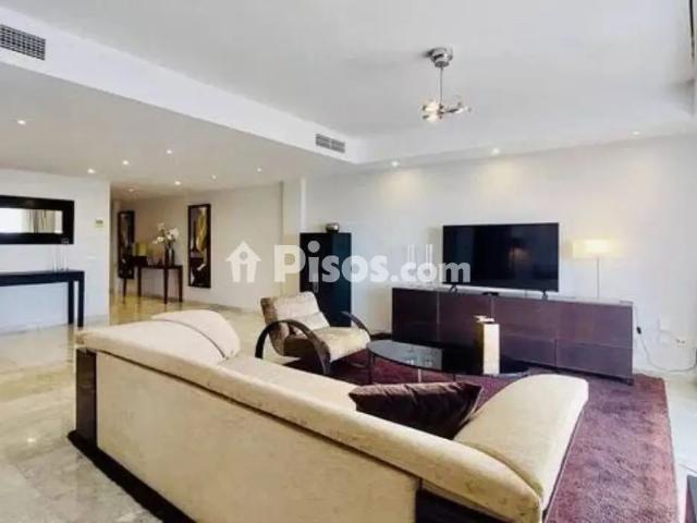 Piso en alquiler en Puerto Banús
