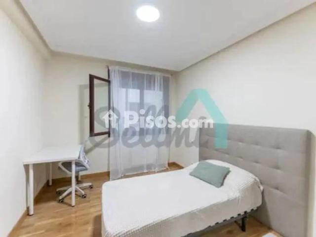 Piso en alquiler en Pumarín Teatinos
