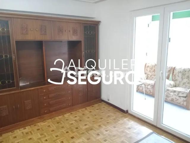 Piso en alquiler en Pajarillos