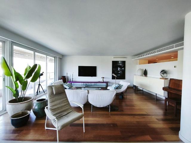 Piso en alquiler en paseo De Juan de Borbon, Barcelona, de 245 m² 3 habitaciones por 8.000