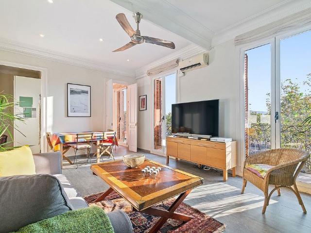 Piso en alquiler en paseo De Joan de Borbó, Barcelona, de 60 m² 2 habitaciones por 2.000