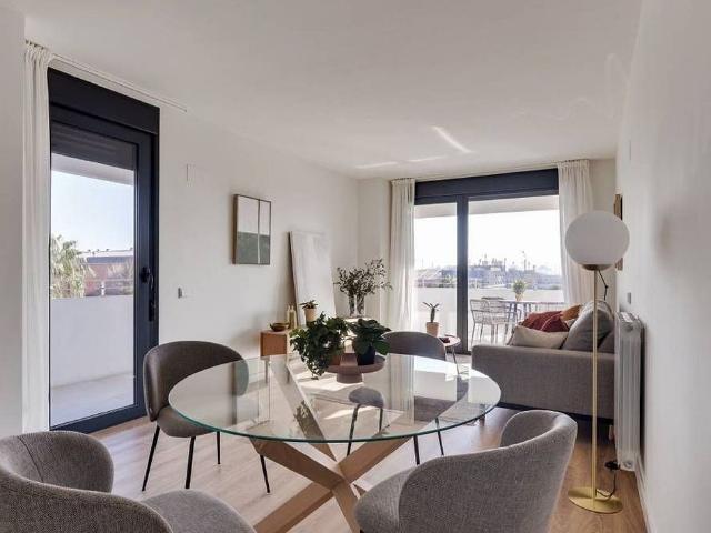 Piso en alquiler en paseo De la Zona Franca, Barcelona, de 170 m² 4 habitaciones por 1.950