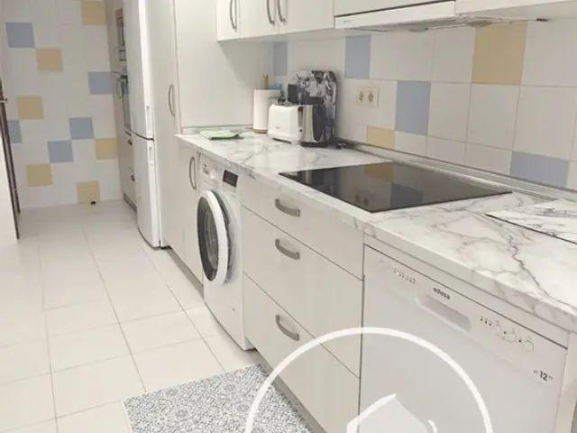 Piso en alquiler en Piso Con Ascensor Disponible A Partir de 1 de Sept, Para Maestros y Profesores