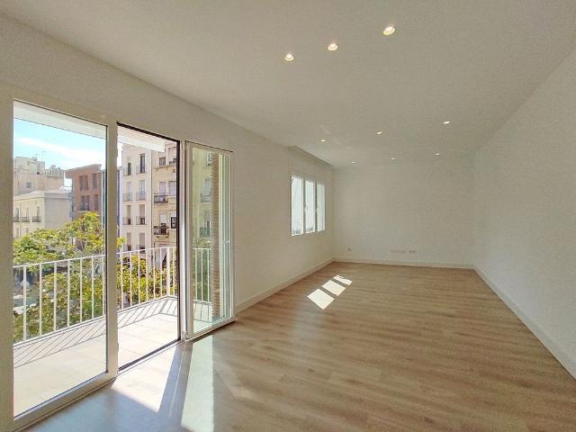 Piso en alquiler en plaza De Mossèn Cinto Verdaguer, Tarragona, de 65 m² 2 habitaciones por 1.100