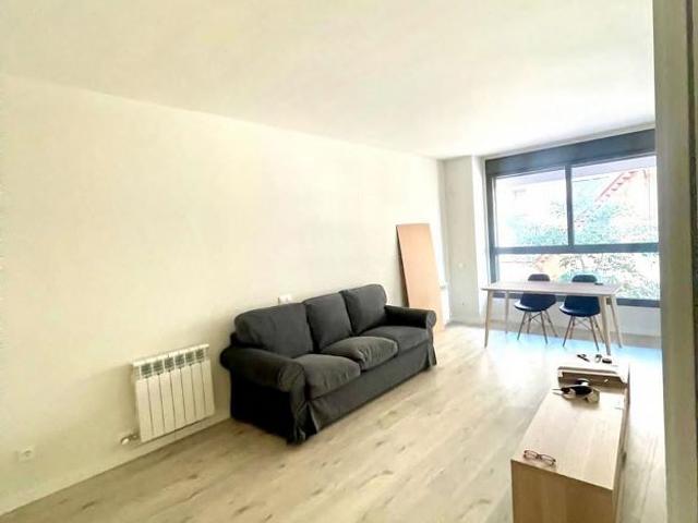 Piso en alquiler en plaza De la Coca de Mataró, Mataró, de 87 m² 3 habitaciones por 1.690