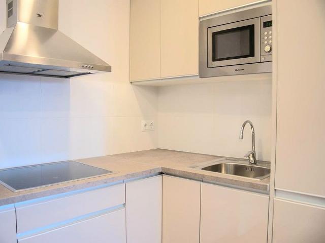 Piso en alquiler en plaza De Sants, Barcelona, de 39 m² 1 habitación por 1.370