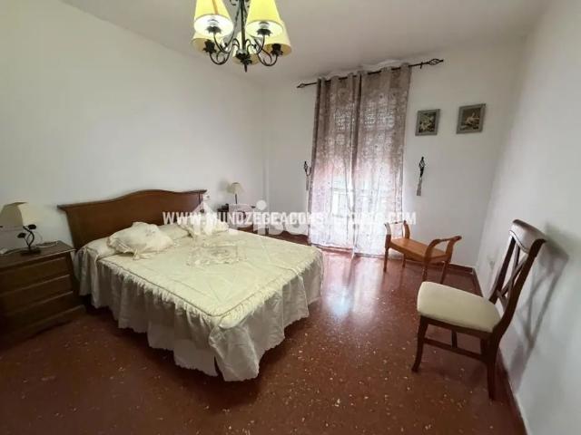 Piso en alquiler en Plaza Virgen del Rosario