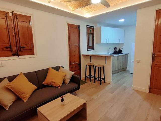 Piso en alquiler en rambla De Badal, Barcelona, de 46 m² 1 habitación por 1.300