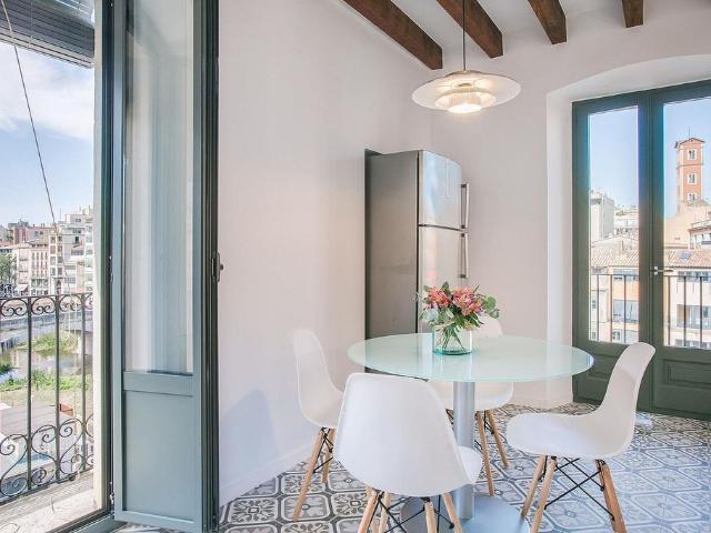 Piso en alquiler en rambla De la Llibertat, Girona, de 67 m² 3 habitaciones por 1.880