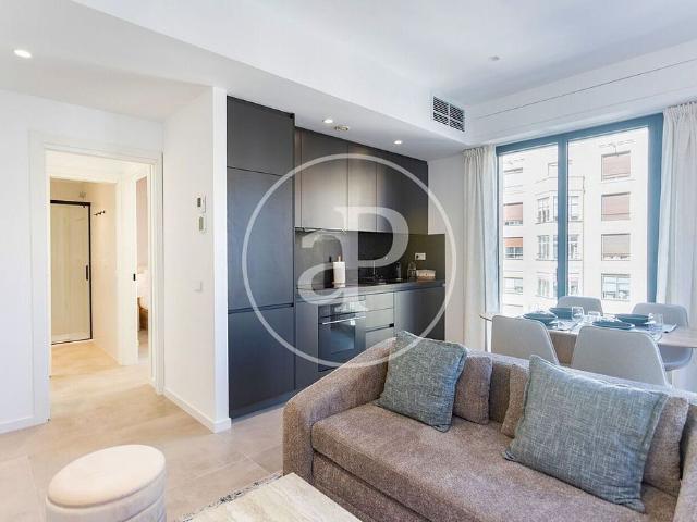 Piso en alquiler en ronda De la Universitat, Barcelona, de 49 m² 1 habitación por 2.300